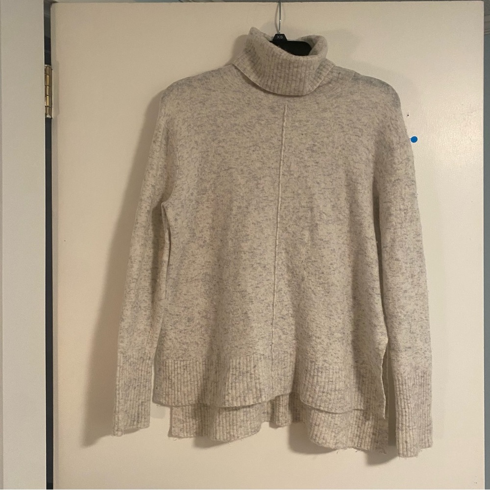 Athleta Transit Wool Blend Turtleneck Sweater Women’s M Heather Gray OldMoney